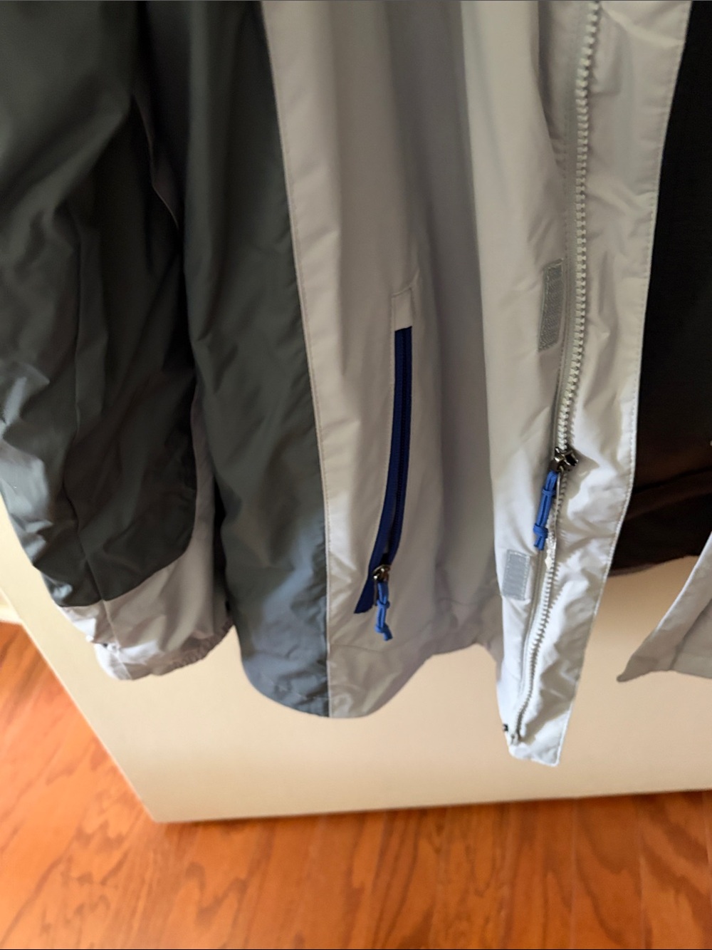 Columbia Light Gray and Dark Gray Hooded Waterproof Interchangeable Jacket (L) - Picture 6 of 14